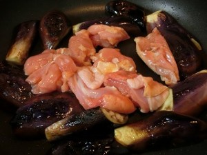 キューピー3分クッキングの鶏肉、なす、ピーマンのみそ炒め