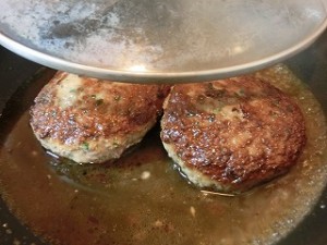 男子ごはんの和風煮込みハンバーグ