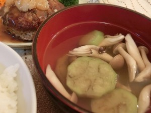 男子ごはんのナスとしめじの具だくさんすまし汁