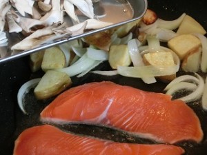 いっぷく!まんぷくキッチンのサケとキノコの蒸し焼き