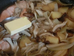 いっぷく!まんぷくキッチンのサケとキノコの蒸し焼き
