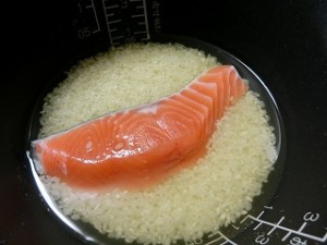 男子ごはんの秋鮭とキノコの炊き込みごはん