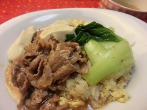 男子ごはんの牛肉とオイスター煮込みあんかけチャーハン