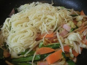 ノンストップ!のパイタン風オムそば