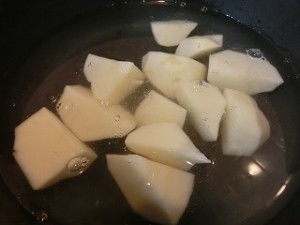 男子ごはんのブロッコリーとポテトのニンニクきのこソース