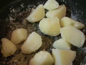 男子ごはんのブロッコリーとポテトのニンニクきのこソース