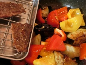 男子ごはんの特製タレのピリ辛カルビ丼