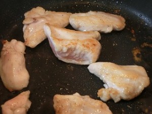 ノンストップ!の春キャベツと鶏ムネ肉のチーズ蒸し鍋〜♪