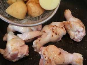 ノンストップ!の新ジャガと鶏手羽元の甘辛煮