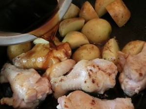 ノンストップ!の新ジャガと鶏手羽元の甘辛煮