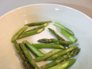 ノンストップ!のむね肉とアスパラのマヨポン炒め