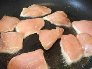 ノンストップ!のむね肉とアスパラのマヨポン炒め
