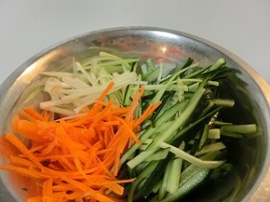 男子ごはんの中華風千切りサラダ