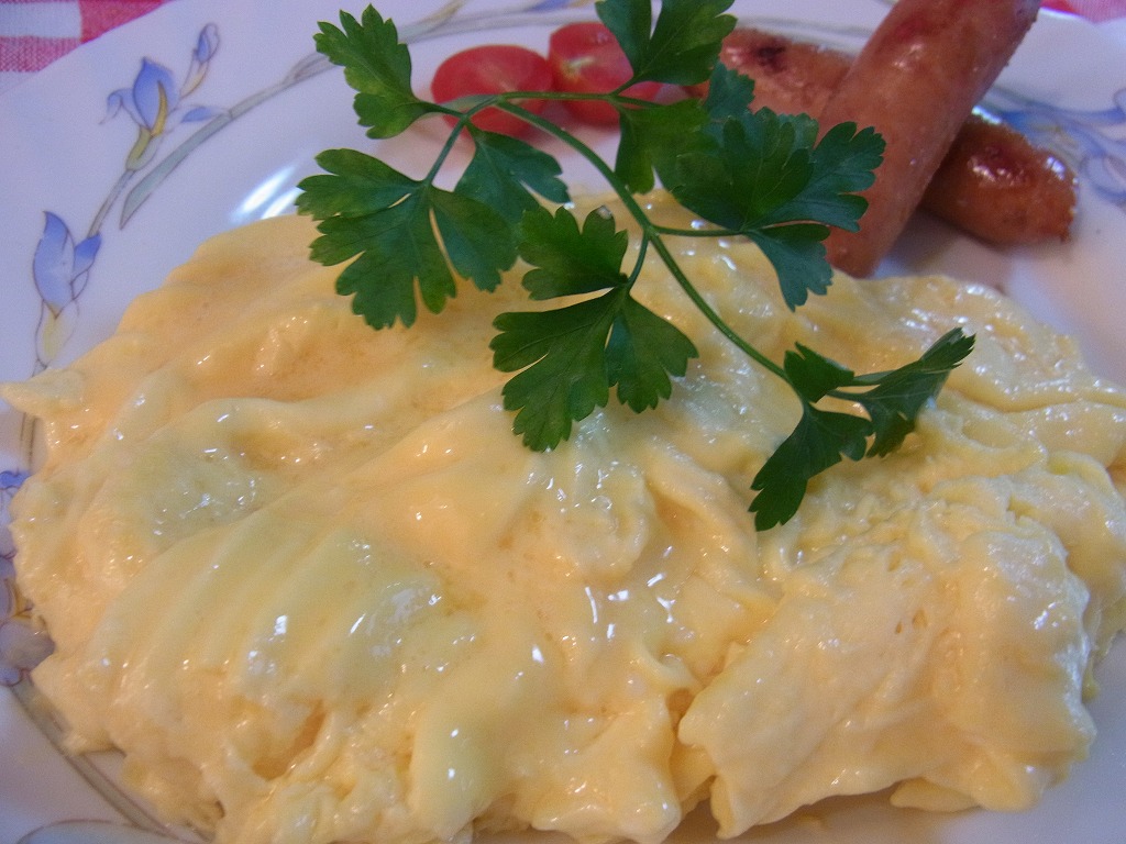 scrambledegg-bills.jpg